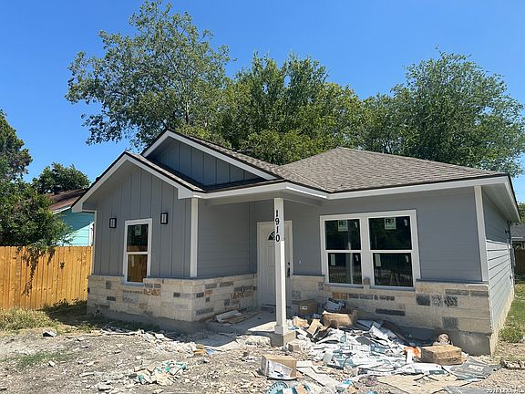 3rd image of 1910 Lennon Ave
