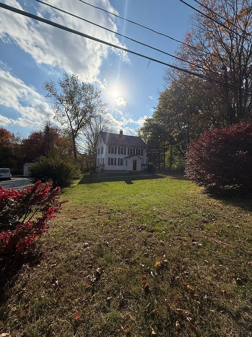 711 Old Hartford Road — Photo 1