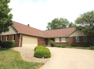 212 S Hershey Rd, Bloomington, IL 61704