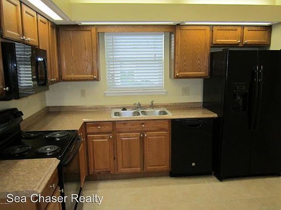 3rd image of 8442 Rockridge Ct