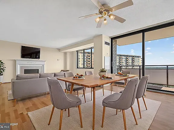 1 bed, 981 sqft, $1,900 — Photo 3