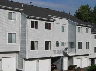 96 Staffordshire Commons Dr, Wallingford, CT 06492