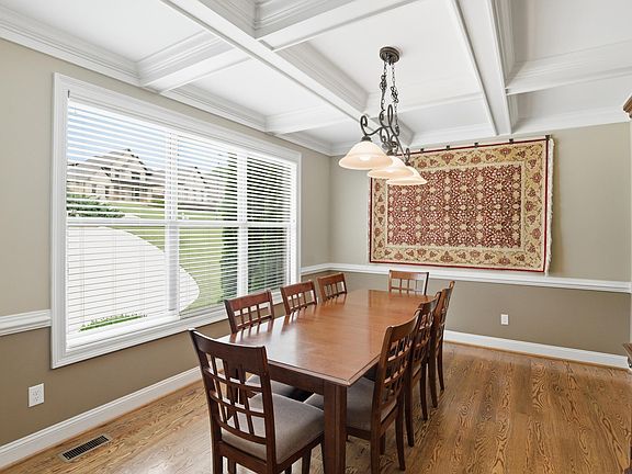 5th image of 3898 Lakeside Dr