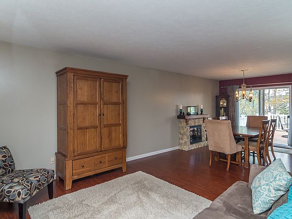 3rd image of 4097 Hilltop Dr