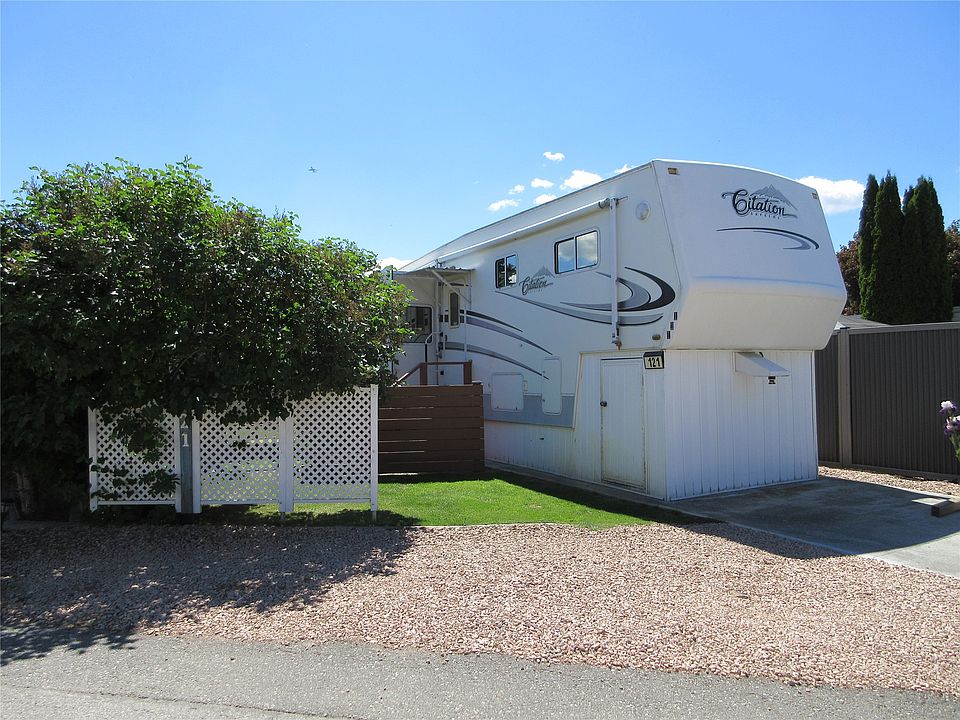 2nd image of 415 Commonwealth Rd #121