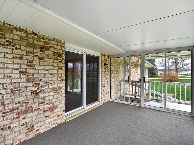 543 W Krepps Rd — Photo 15