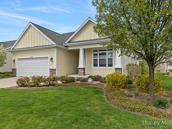 3rd image of 3793 Preserve Dr NE