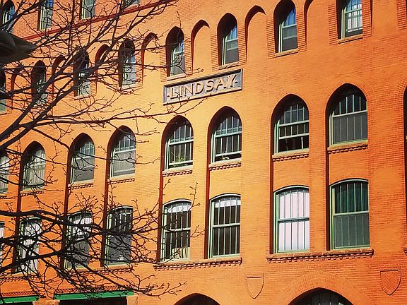 One of the North Loop's Historic gems!!