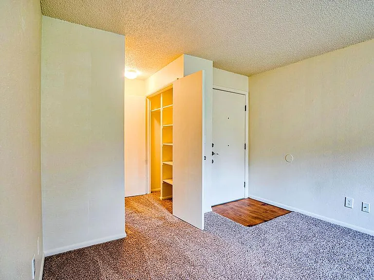 Maple Terrace Apartments — Photo 18