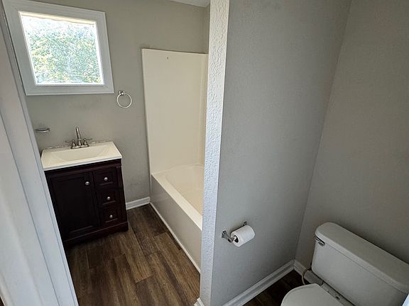3rd image of 1319 Autumn Ave #F