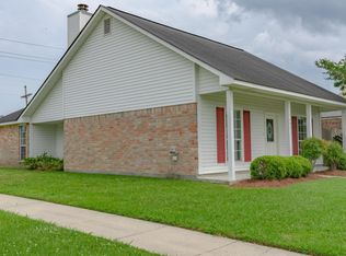 1805 Winter Ridge Dr, Baton Rouge, LA 70816