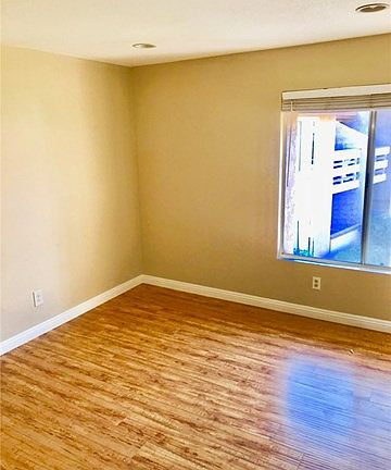 5th image of 1525 Border Ave APT E