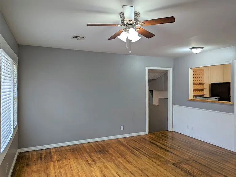 2113 Churchill Way — Photo 3