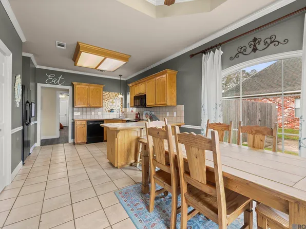 9230 Mason Dr, Denham Springs, LA 70726