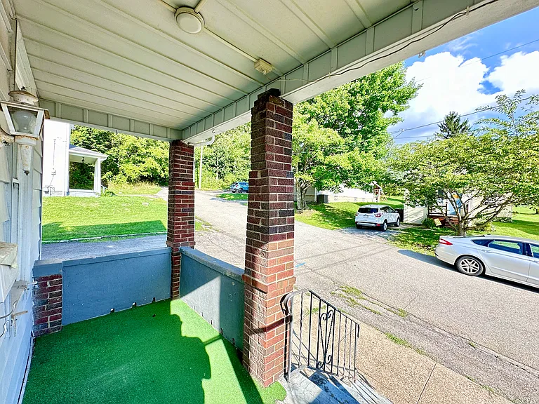 1413 Laurel Pl — Photo 24