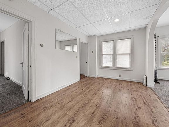 4th image of 214 W College St #1