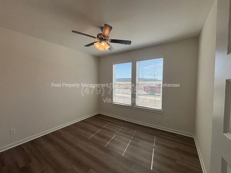 4802 W Planetree St — Photo 13