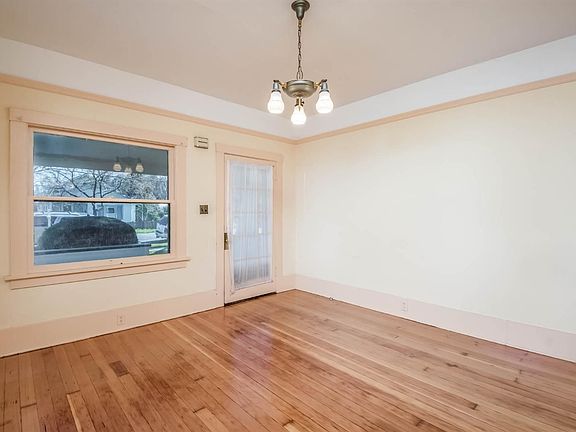 4th image of 832 4th St
