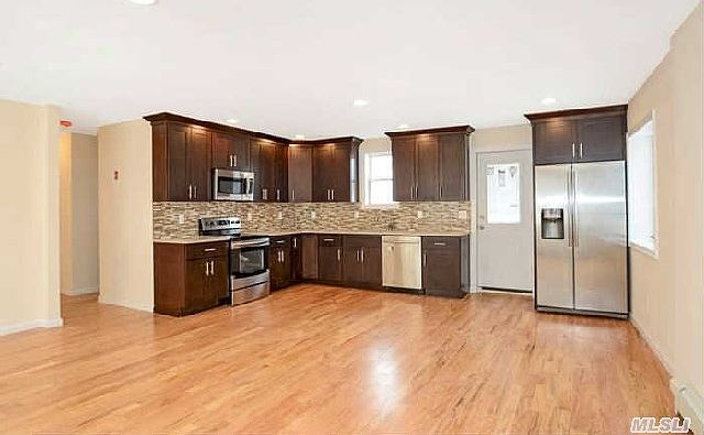 1st image of 2581 Cypress Ave