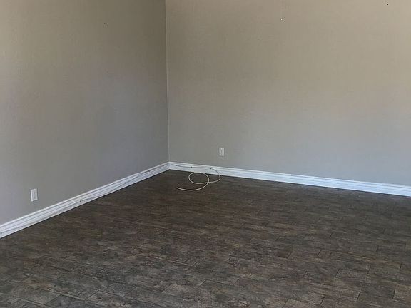 4th image of 1905 W Clarendon Ave