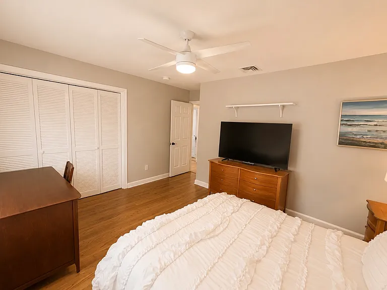 1360 Sycamore Rd — Photo 18