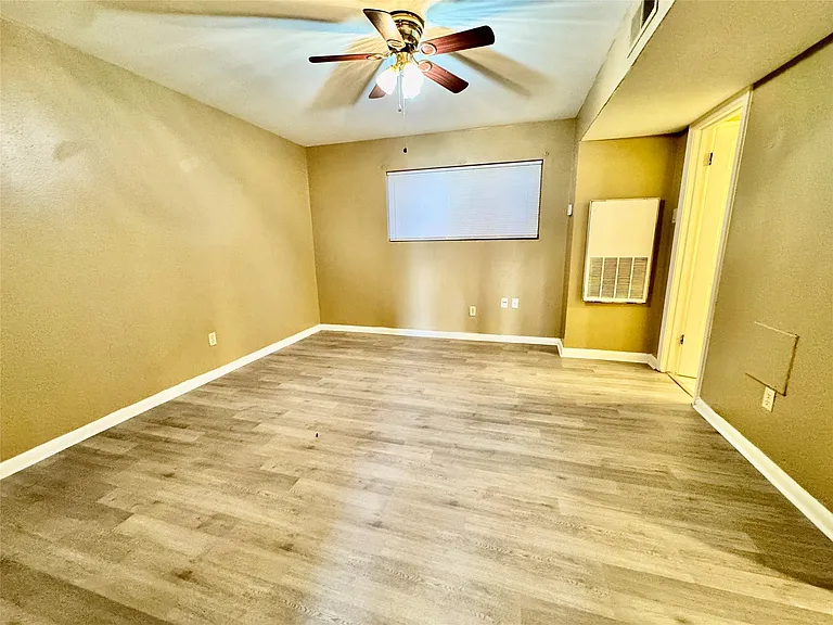 2201 N Grand Blvd #11 — Photo 8