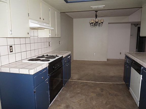 4th image of 6 Sunmeadow Ct