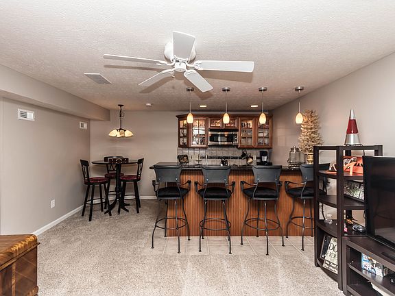 5th image of 350 Woodard Pl
