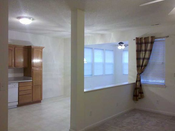 3rd image of 11236 Loudon Ln