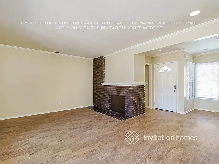 19520 Haynes St — Photo 4