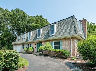 346 Dundee Rd, Glencoe, IL 60022