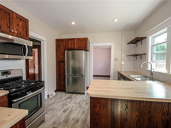 4th image of 71 Linwood Ave