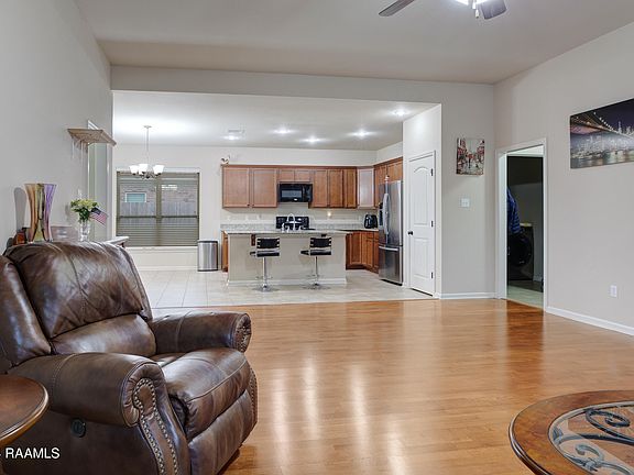 4th image of 405 Ouachita Dr