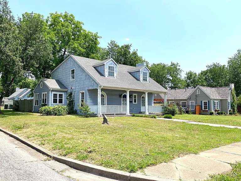 1427 N Woods St — Photo 18