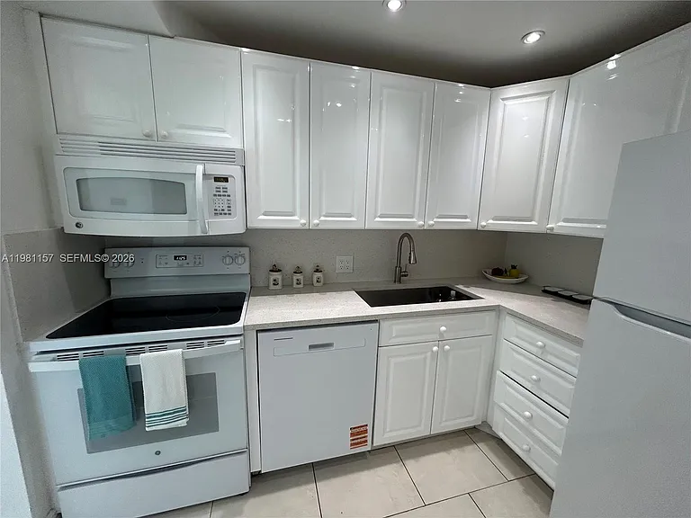 20301 W Country Club Dr #1224 — Photo 42