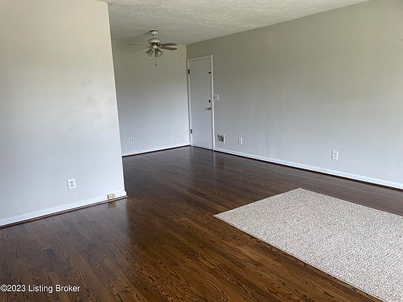 3rd image of 6113 Manse Dr