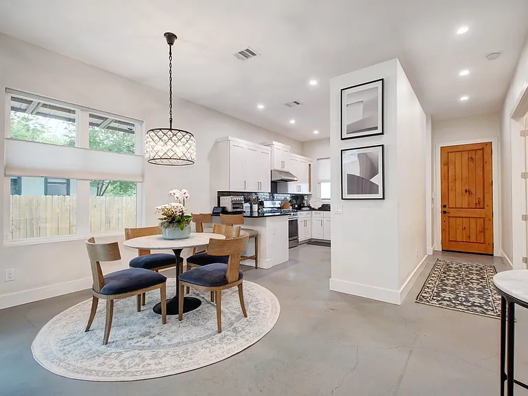 4613 Harmon Ave — Photo 3