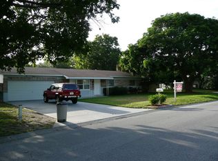 7590 91st St, Seminole, FL 33777