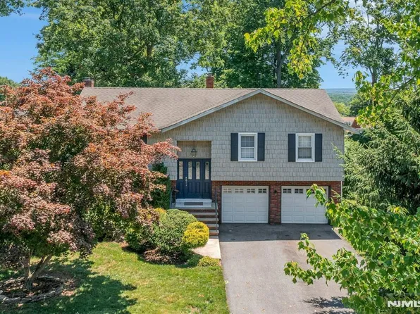 15 Sunset Pl, Emerson, NJ 07630