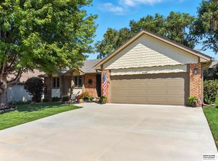 10286 Z St, Omaha, NE 68127