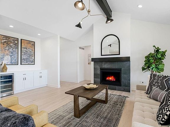 3rd image of 4013 W 158th Pl