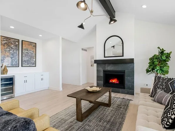 4018 W 158th Ter, Overland Park, KS 66224