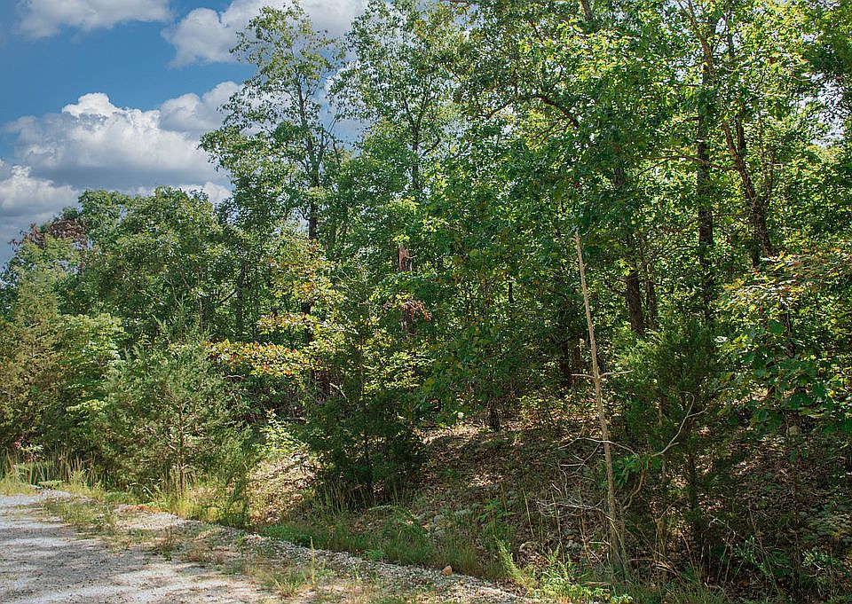 1002 Court Loop