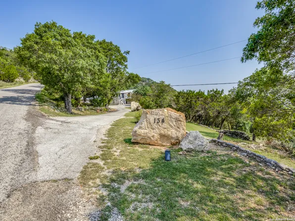 134 SABINE RD, Boerne, TX 78006