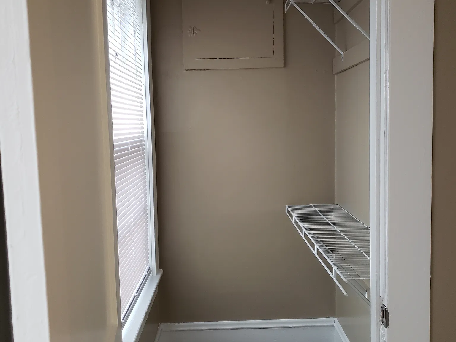 1222 West 26th Street - - 4 — Photo 4