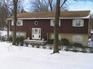 37 Martin Dr, Poughkeepsie, NY 12603