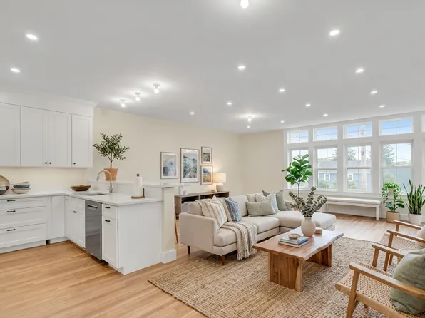 72 Oakland St #1, Boston, MA 02135