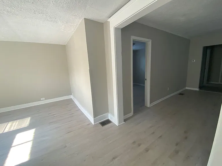 938 N Gray St — Photo 1