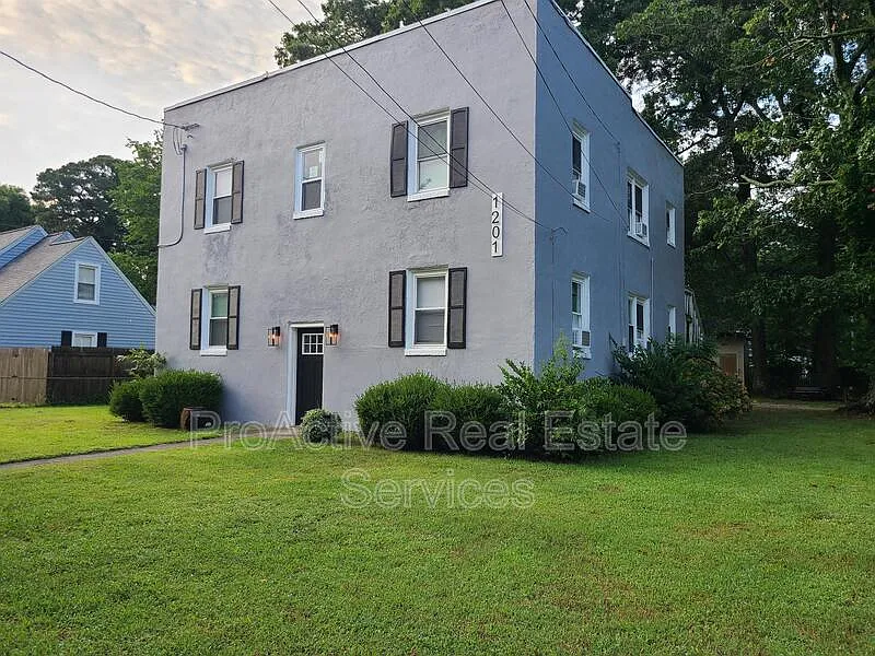 1201 Tallwood St #4