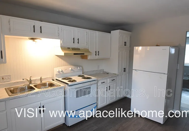 1109 S Appleton Ave — Photo 5
